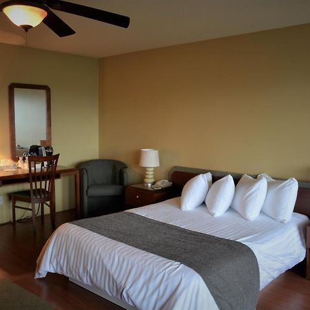 Motel Quatre Saisons フォレストビル エクステリア 写真