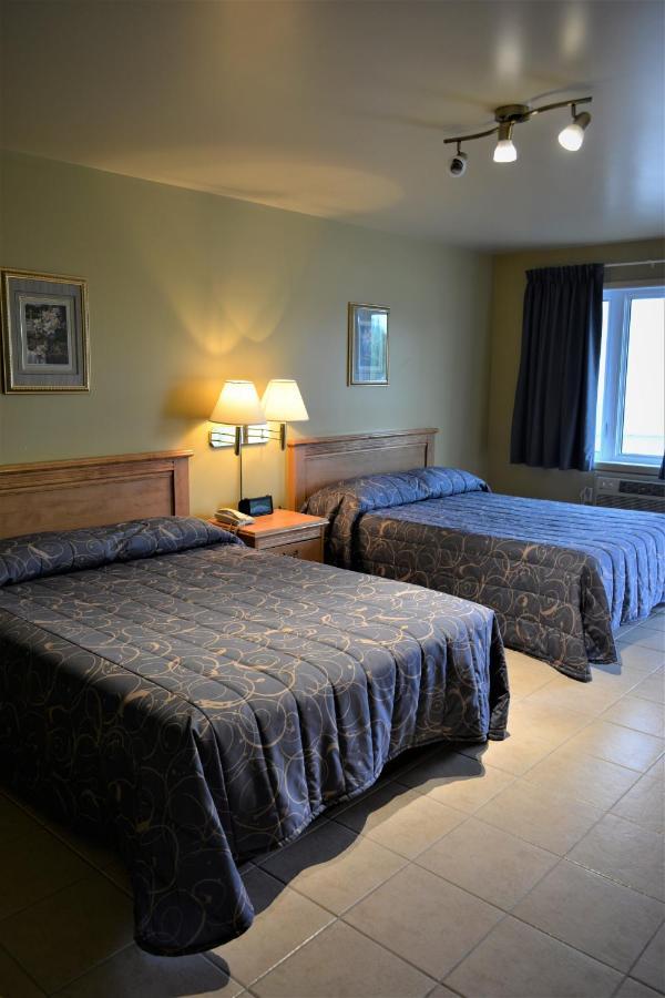 Motel Quatre Saisons フォレストビル エクステリア 写真