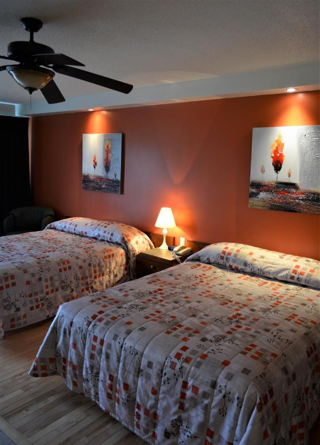 Motel Quatre Saisons フォレストビル エクステリア 写真