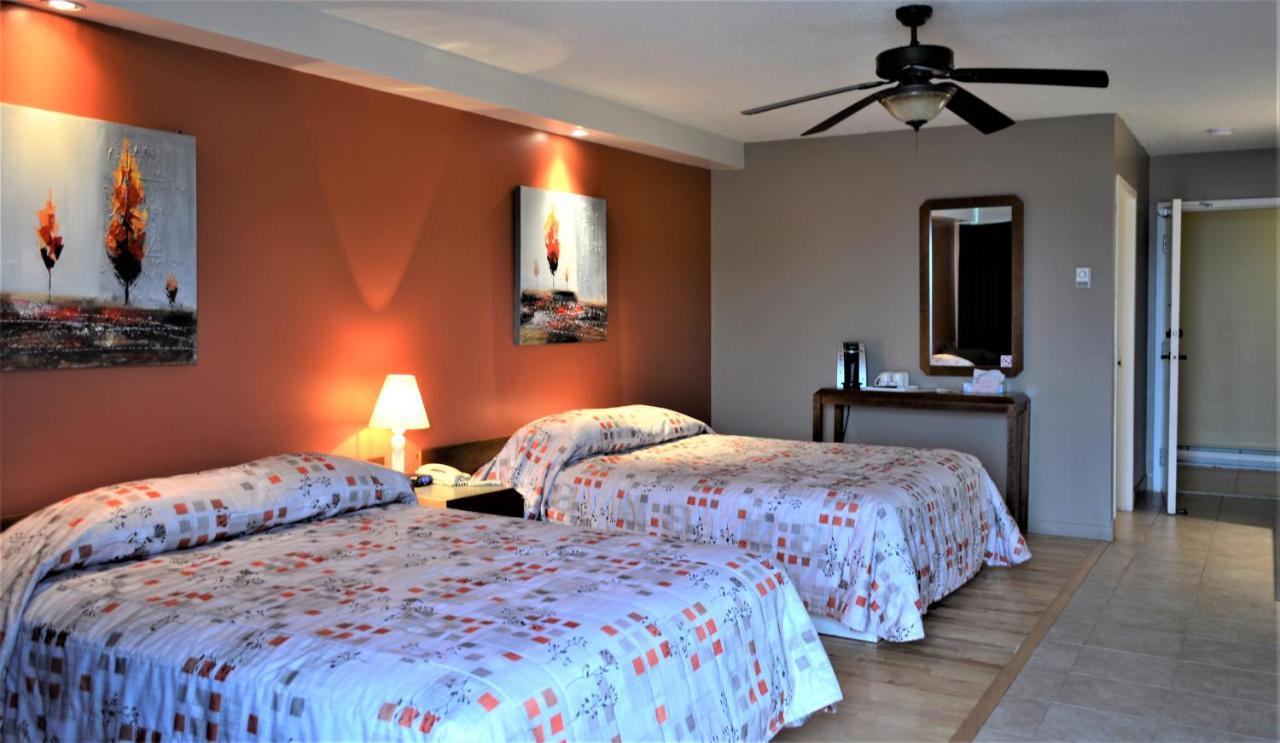 Motel Quatre Saisons フォレストビル エクステリア 写真